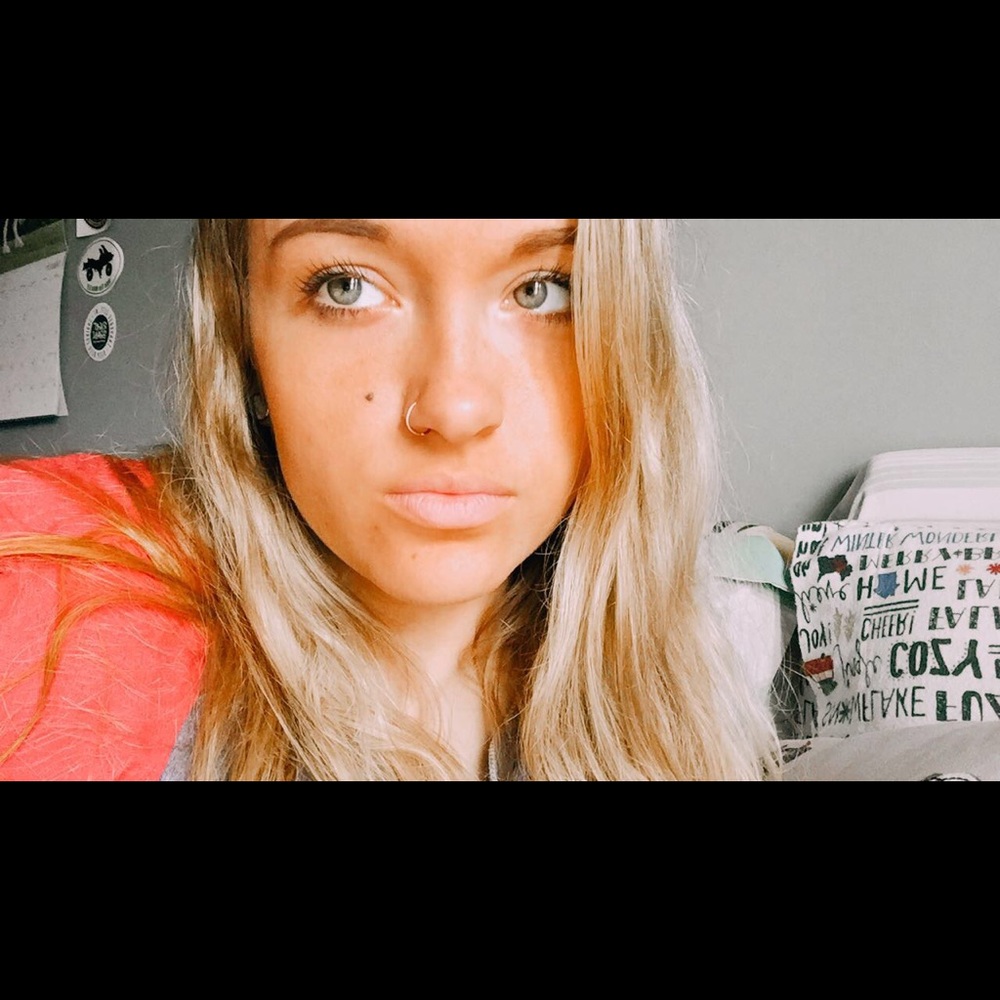 Meet your Posher, Alexandra